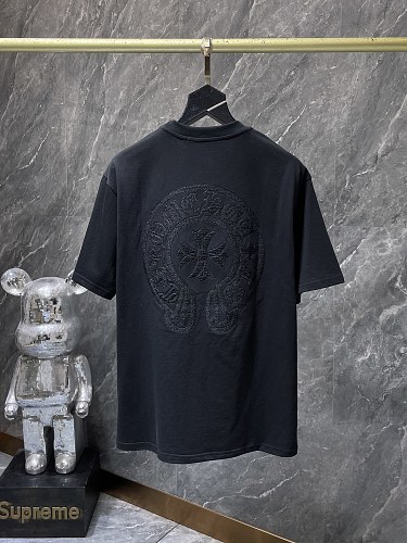 【Chrome Hearts】26SS ホースシュー クロス オープンワーク刺繍 サンスクリット 半袖Tシャツ オーバーサイズ メンズ レディース 【8938】 2 【Chrome Hearts】26SS ホースシュー クロス オープンワーク刺繍 サンスクリット 半袖Tシャツ オーバーサイズ メンズ レディース 【8938】 - 画像 (2)