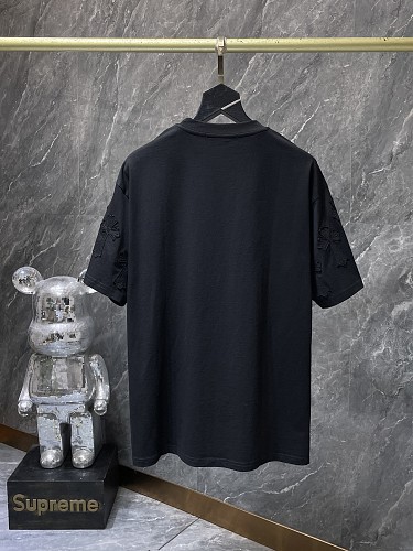 【Chrome Hearts】26SS ウォッシュ加工 ダメージ アップリケ刺繍 クロス 半袖Tシャツ オーバーサイズ メンズ レディース 【8962】 3 【Chrome Hearts】26SS ウォッシュ加工 ダメージ アップリケ刺繍 クロス 半袖Tシャツ オーバーサイズ メンズ レディース 【8962】 - 画像 (3)