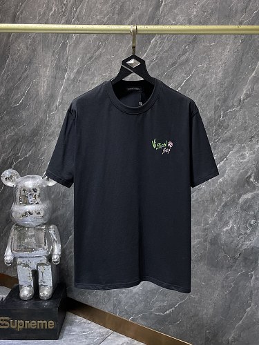 【Chrome Hearts】26SS サンスクリットロゴ クロス 半袖Tシャツ オーバーサイズ メンズ レディース ストリートファッション 【8958】 3 【Chrome Hearts】26SS サンスクリットロゴ クロス 半袖Tシャツ オーバーサイズ メンズ レディース ストリートファッション 【8958】 - 画像 (3)