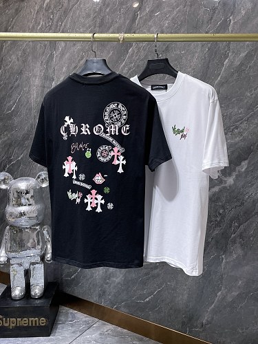 【Chrome Hearts】26SS サンスクリットロゴ クロス 半袖Tシャツ オーバーサイズ メンズ レディース ストリートファッション 【8958】 1 【Chrome Hearts】26SS サンスクリットロゴ クロス 半袖Tシャツ オーバーサイズ メンズ レディース ストリートファッション 【8958】